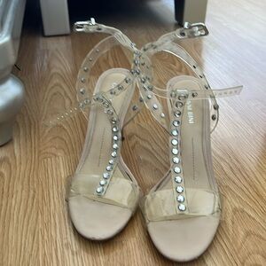 Gianni Bini heeled sandals in very good condition